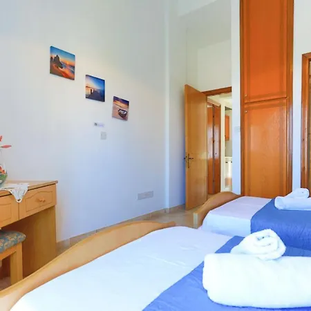 Lemon Grove Ena * Argaka