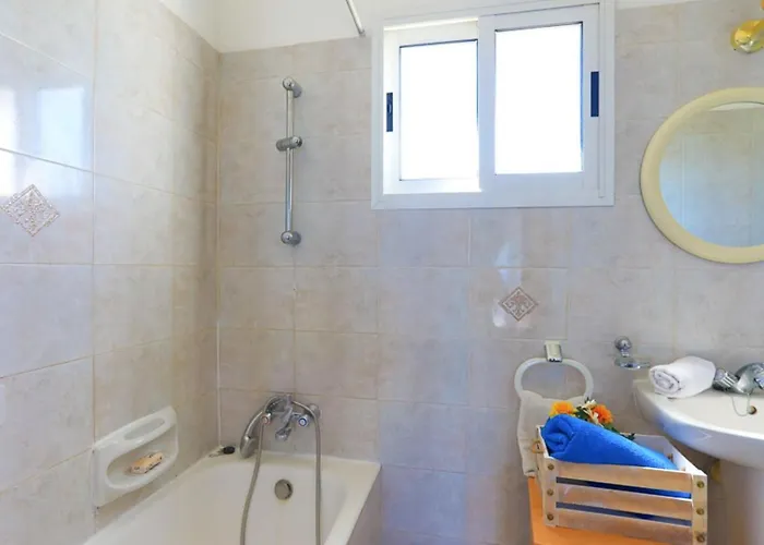 Lemon Grove Ena * Argaka