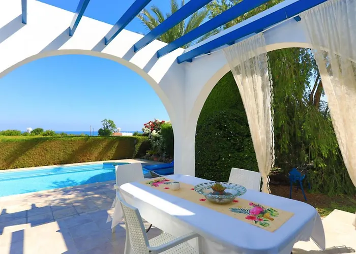 Lemon Grove Ena Villa *